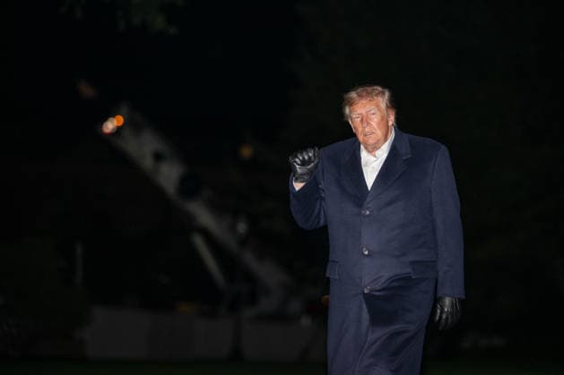 October 8, 2026, Washington, District Of Columbia, United States: President DONALD TRUMP walks across the South Lawn of the White House after arriving aboard Marine One following a trip to San Antonio, Texas, where he attended a campaign rally ahead of the November midterm elections. Washington United States  - ZUMAk206 20261008_znp_k206_013 Copyright: xMattxKaminskyx