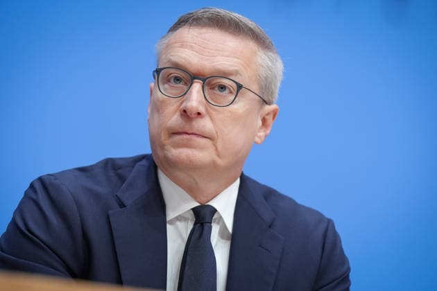 Bundespressekonferenz, Jahresbericht des Nationalen Normenkontrollrat (NKR) zum Buerokratieabbau Dr. Karsten Wildberger (Digitalminister) bei der Vorstellung des Jahresbericht des Nationalen Normenkontrollrat zum Buerokratieabbau, Berlin, 08.10.2026 Berlin Berlin Deutschland
