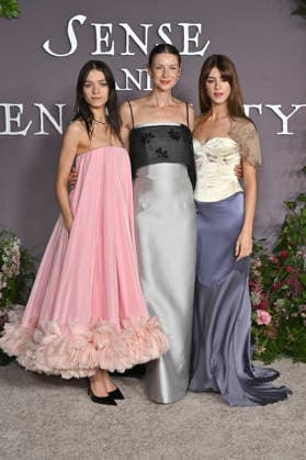 Esme Creed-Miles, Caitriona Balfe und Daisy Edgar-Jones bei der Premiere des Kinofilms Sense and Sensibility Sinn und Sinnlichkeit im United Theater. Los Angeles, 07.10.2026
