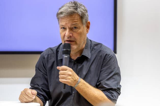 Robert Habeck auf der Frankfurter Buchmesse 2026 08.10.2026: Der ehemalige Bundeswirtschaftsminister und Vizekanzler Robert Habeck (Bündnis 90 Die Grünen) stellt am Donnerstag auf der Bühne der ZEIT im Rahmen der Frankfurter Buchmesse 2026 sein Buch Arctic Meltdown vor. Im Gespräch mit einer Moderatorin spricht Habeck vor Publikum über seine Veröffentlichung. Frankfurt am Main Messe Hessen Deutschland