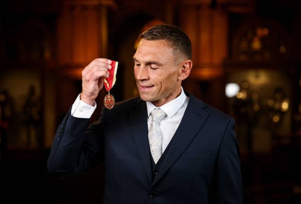 Investitures at Windsor Castle 07 10 2026. Windsor, UK. Sir Kevin Sinfield receives the Honour of Knighthood from The Prince of Wales at an investiture ceremony at Windsor Castle, Berkshire., Credit:Andrew Parsons Kensington Palace B66 Avalon United Kingdom, England, Windsor  Copyright: xAndrewxParsons KensingtonxPalacex xB66x xAvalonx 1141391308