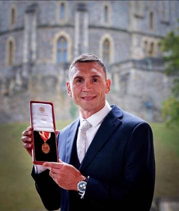 Investitures at Windsor Castle 07 10 2026. Windsor, UK. Sir Kevin Sinfield receives the Honour of Knighthood from The Prince of Wales at an investiture ceremony at Windsor Castle, Berkshire., Credit:Andrew Parsons Kensington Palace B66 Avalon United Kingdom, England, Windsor  Copyright: xAndrewxParsons KensingtonxPalacex xB66x xAvalonx 1141391339