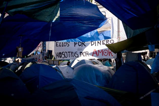 Protesters at Sol Square Stand by Their Demands for Housing Housing Protest at Puerta del Sol, October 8, 2026, in Madrid, Spain. The encampment at Sol has spilled over into the square, and the protesters are maintaining their demands against evictions and exorbitant rents. The Official State Gazette (BOE) published yesterday, October 7, the new version of the housing and rent decrees that the Council of Ministers approved the previous day OCTOBER 8, 2026 A Pé Madrid, Madrid, Spain  Copyright: xA.xPÃ rezxMecax 7828156