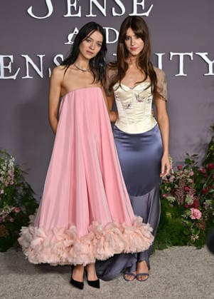 ˜Sense and Sensibility™ Los Angeles Premiere Esme Creed-Miles and Daisy Edgar-Jones arriving at the Sense and Sensibility Los Angeles premiere held at the United Theatre in Los Angeles, Ca. on October 7, 2026. Los Angeles United Theatre California USA Copyright: xStarbuck xAFF-USA.COMx