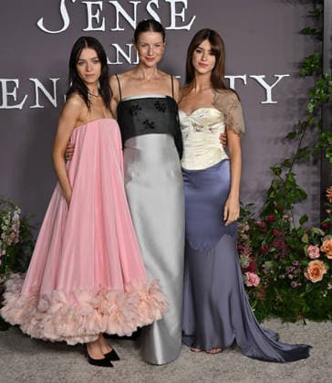 ˜Sense and Sensibility™ Los Angeles Premiere Esme Creed-Miles, Caitriona Balfe and Daisy Edgar-Jones arriving at the Sense and Sensibility Los Angeles premiere held at the United Theatre in Los Angeles, Ca. on October 7, 2026. Los Angeles United Theatre California USA Copyright: xStarbuck xAFF-USA.COMx