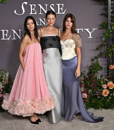 ˜Sense and Sensibility™ Los Angeles Premiere Esme Creed-Miles, Caitriona Balfe and Daisy Edgar-Jones arriving at the Sense and Sensibility Los Angeles premiere held at the United Theatre in Los Angeles, Ca. on October 7, 2026. Los Angeles United Theatre California USA Copyright: xStarbuck xAFF-USA.COMx