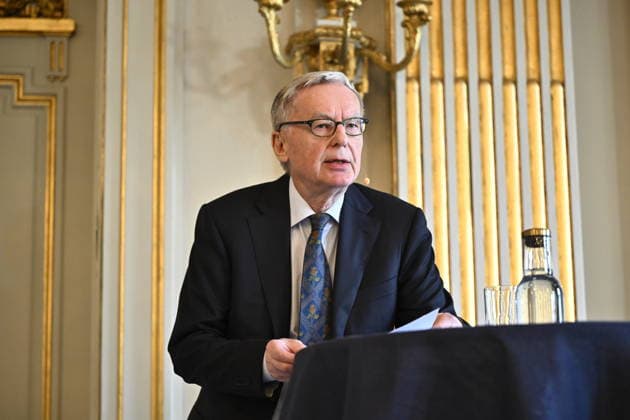 STOCKHOLM, SWEDEN 20261008 Anders Olsson, a member of the Swedish Academy, speaks at the Stock Exchange Building after Canadian author Anne Carson was announced as the 2026 Nobel Prize laureate in Literature. STOCKHOLM, SWEDEN x10430x  Copyright: xChristinexOlsson TTx NOBELPRISET LITTERATUR 2026 7hDALHMtFW0