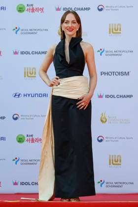 red carpet at Seoul Drama Awards in South Korea Czech actress Elizaveta Maximova poses for photos on the red carpet during the 21st Seoul International Drama Awards in Seoul, South Korea, on October 08, 2026. Seoul South Korea  Copyright: xMatrixxImages JungxUi-Chelx