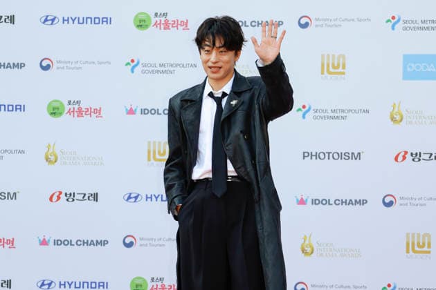 red carpet at Seoul Drama Awards in South Korea South Korean actor Koo Kyo-hwan poses for photos on the red carpet during the 21st Seoul International Drama Awards in Seoul, South Korea, on October 08, 2026. Seoul South Korea  Copyright: xMatrixxImages JungxUi-Chelx