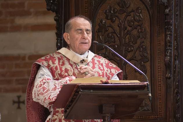 IPA89429914 - Milan, October 8, 26, Basilica of St. Ambrose, Eucharistic celebration marking the 25th anniversary of the Linate plane crash Pictured: Mario Delpini, Archbishop of Milan  Copyright: xGiuliaxSciaccax xGiuliaxSciaccax IPA89429914
