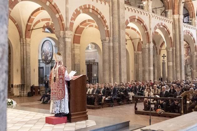 IPA89429931 - Milan, October 8, 26, Basilica of St. Ambrose, Eucharistic celebration marking the 25th anniversary of the Linate plane crash Pictured: Mario Delpini, Archbishop of Milan  Copyright: xGiuliaxSciaccax xGiuliaxSciaccax IPA89429931
