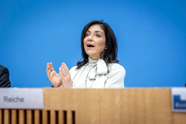 Katherina Reiche, Bundesministerin fuer Wirtschaft und Energie, stellt die Herbstprojektion 2026 der Bundesregierung im Rahmen einer Bundespressekonferenz vor, in Berlin, 08.10.2026. Berlin Deutschland Copyright: xYonaxElsnerx