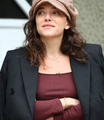 October 8, 2026, Dinard, Bretagne, France: ZOE ADJANI poses during the cabin inauguration during the 37th Dinard British and Irish Film Festival in Dinard, France. Dinard France  - ZUMAc179 20261008_zep_c179_024 Copyright: xMickaelxChavetx