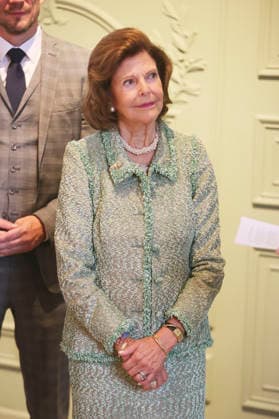 Königin Silvia von Schweden beim Eintrag ins Goldene Buch der Stadt Konstanz zum Jubiläum der Mentor-Stiftung auf der Insel Mainau. Mainau, 08.10.2026