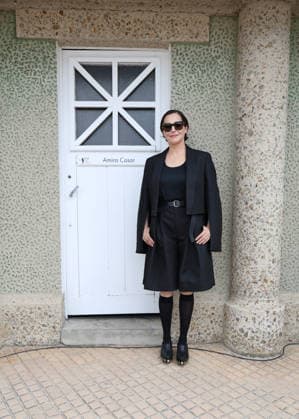 Amira Casar at the unveiling of her beach cabana during the 37th Dinard British and Irish Film Festival, France, on October 8, 2026. Denis Guignebourg, Bestimage. 37th Dinard British Irish Film Festival on October 8, 2026, in Dinard, France. Dinard, France  Copyright: xDenisxGuignebourgx xBestimagexDenisxGuignebourgx xBestimagex