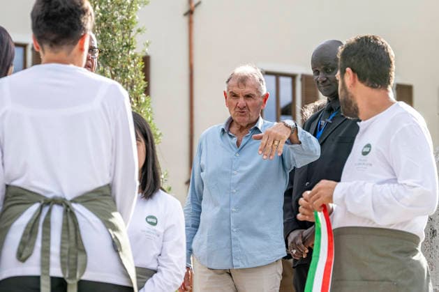 IPA89434781 - ASCOLI PICENO, ITALY OCTOBER 8, 2026: Prime Minister Giorgia Meloni attends the presentation and inauguration ceremony for the Palazzo Saladini Pilastri complex and its monumental park in Ascoli Piceno. The restoration project is part of the PINQuA program for urban regeneration and the enhancement of the city™s historical heritage. Pictured: Emidio Mandozzi, founder of Centimetro Zero, a new model of dining that combines social inclusion with opportunities for people with disabilities. (Photo: Andrea Vagnoni IPA Agency)  Copyright: xAndreaxVagnonix xx IPA89434781