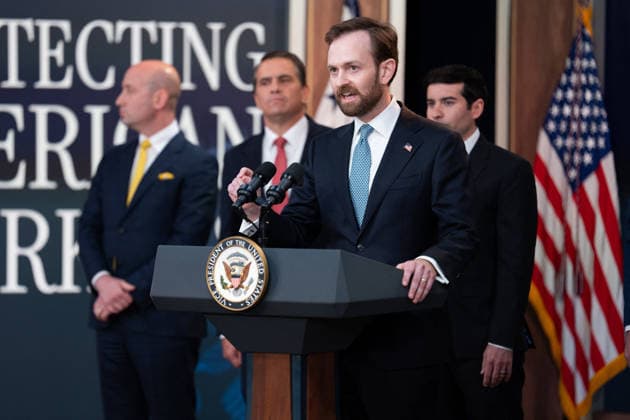 JD Vance During Immigration Program Announcement - Washington Chairman of the Federal Trade Commission Andrew Ferguson gives remarks during an announcement in the South Court Auditorium of the Eisenhower Executive Office Building at the White House in Washington, DC, US, on Thursday, Oct. 8, 2026. The Trump administration said Thursday that it would suspend an immigration program for multiple tech firms, including Microsoft Corp., alleging widespread abuse of a worker visa system. Photo by Aaron Schwartz Pool ABACAPRESS.COM Washington District of Columbia  Copyright: xPool ABACAx