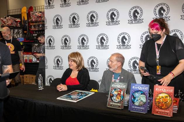 New York, NY- September 25: Wendy Pini & Richard Pini at New York City Comic Con Opening on October 8,2026 . Credit: Camara Porter USA  - ZUMAa123 20261008_zaa_a123_049 Copyright: xAdMediax