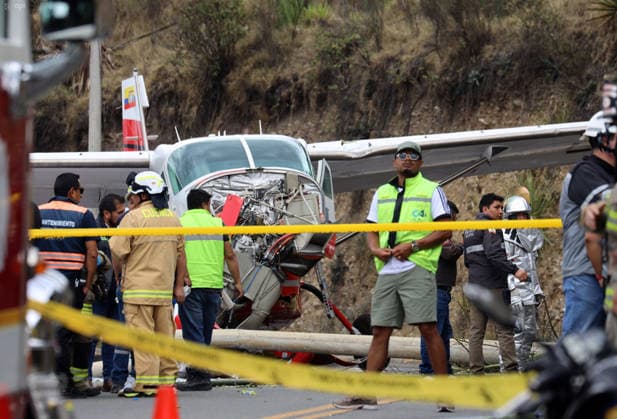 Cuenca,Ecuador, October 8, 2026 Shortly after noon, a light aircraft veered off the runway during airport operations. The plane ended up crashing outside the airport terminal and came to a stop on Hurtado de Mendoza Avenue, in the Milchichig ravine area. Preliminary reports identify the aircraft as a Cessna Grand Caravan EX belonging to Cuencana Airlines. Photo by Boris Romoleroux, API 20261008 248478 6ac7e560b54b2 brr 1837 Copyright: xBORISxROMOLEROUXx