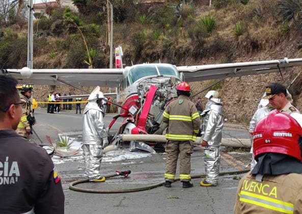 Cuenca,Ecuador, October 8, 2026 Shortly after noon, a light aircraft veered off the runway during airport operations. The plane ended up crashing outside the airport terminal and came to a stop on Hurtado de Mendoza Avenue, in the Milchichig ravine area. Preliminary reports identify the aircraft as a Cessna Grand Caravan EX belonging to Cuencana Airlines. Photo by Boris Romoleroux, API 20261008 248481 6ac7e6cfd37aa img 20261008 130239jpg jpeg Copyright: xBORISxROMOLEROUXx