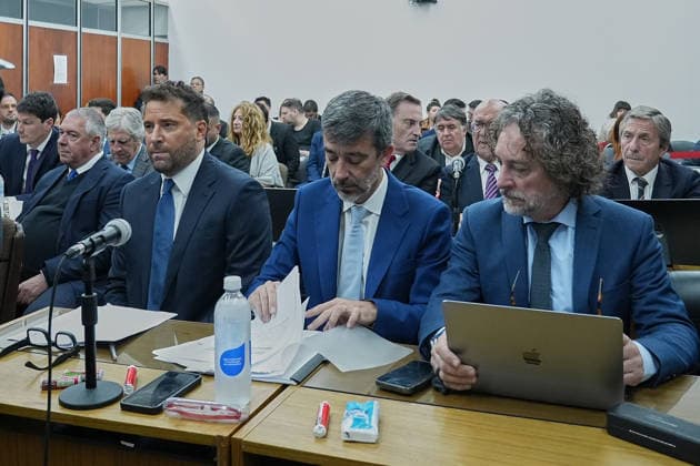 Closing arguments begin in the Maradona s death in Argentina SAN ISIDRO, ARGENTINA - OCTOBER 8: Prosecutors and plaintiff attorneys present their closing arguments before Oral Criminal Court No. 7 in San Isidro, Argentina on October 8, 2026. The trial has entered its final stage, with the accusing parties seeking severe penalties against seven medical professionals charged with homicide with eventual intent over allegations of negligent and indifferent medical care that contributed to Maradona’s death. Luciano Gonzalez Anadolu San Isidro Argentina. Editorial use only. Please get in touch for any other usage.  Copyright: x2026xAnadoluxLucianoxGonzalezx