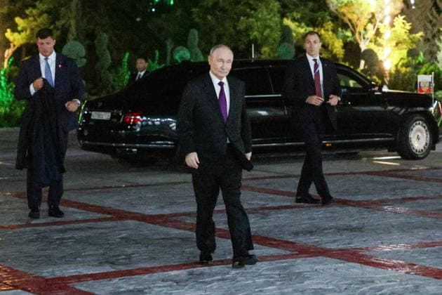 TURKMENISTAN, BALKAN PROVINCE - OCTOBER 8, 2026: Russia s President Vladimir Putin (C) is seen before a bilateral meeting with his counterpart Masoud Pezeshkian of Iran held as part of the CIS (Commonwealth of Independent States) Council of Heads of State in Turkmenbasy Turkmenistan  - ZUMAt113 20261008_zaa_t113_784 Copyright: xGavriilxGrigorovx