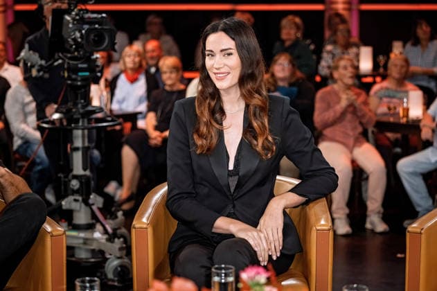MDR - Riverboat. Model Gloria-Sophie Burkandt anläßlich der Aufzeichnung der MDR - Talkshow Riverboat am 08.10.2026 in der Mediacity Leipzig. 20261008SFL0056