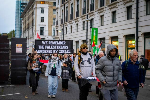 Pro-Palestine Silent Funeral Procession Central London, October 8, 2026 A pro-Palestine silent funeral procession took place in Central London, with demonstrators walking in silence to remember Palestinians killed in the conflict in Gaza. Participants carried Palestinian flags and placards, while some held a coffin and others carried effigies wrapped in burial shrouds, symbolising those killed in the conflict., Credit:Zak Irfan Avalon  Copyright: xZakxIrfanx xAvalonx 1141557261