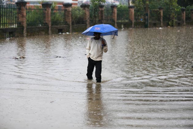 Nepal, Unwetterwarnung und Überschwemmungen durch angeschwollenen Bagmati-Fluss nach Starkregen in Kathmandu