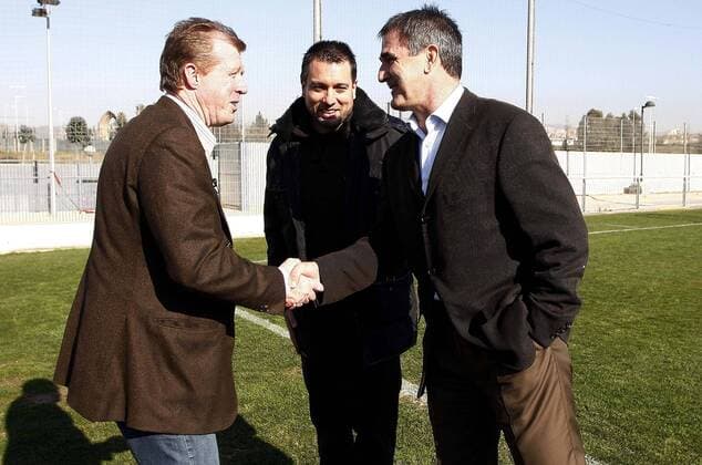 Steve McClaren (England, li.) - shake hands mit Sportdirektor Paco Herrera (Espanyol Barcelona, re.) - - NOxONLINExUSE Fußball Herren Primera Division 2007 2008, 1. Spanische Liga, Mc Claren, MacClaren, Mac, Gruppe Fußball Herren Primera Division 2007 2008, 1. Spanische Liga, Mc Claren, MacClaren, Mac, Gruppe