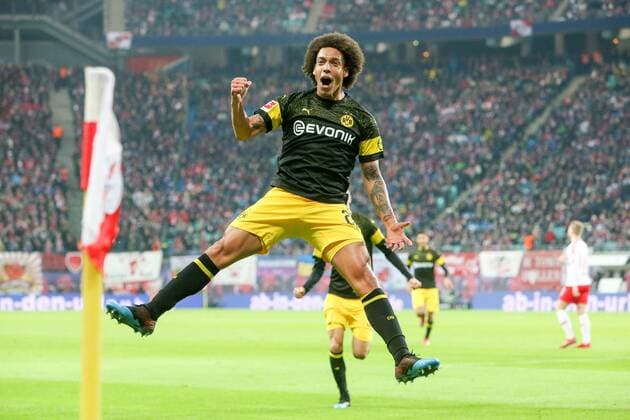 Sport Themen der Woche KW03 Sport Bilder des Tages RB Leipzig - Dortmund Fussball Bundesliga Leipzig, 19.01.2019, Red Bull Arena, Fussball, Herren, 1. Bundesliga, 18. Spieltag , RB Leipzig - Borussia Dortmund , Im Bild: Tor für Dortmund, Axel Witsel (28, Dortmund) bejubelt seinen Treffer zum 0:1 , Gemäß den Vorgaben der DFL (Deutsche Fußball Liga) ist es untersagt, in dem Stadion und oder vom Spiel angefertigte Fotoaufnahmen in Form von Sequenzbildern und oder videoähnlichen Fotostrecken zu verwerten bzw. verwerten zu lassen. , DFL regulations prohibit any use of photographs as image sequences and or quasi-video. ,