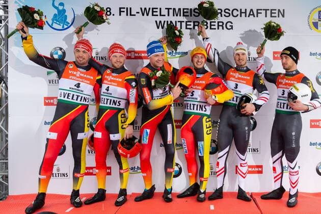 Sport Themen der Woche KW04 Sport Bilder des Tages v.li.: Tobias Wendl (GER, Deutschland), Tobias Arlt (GER, Deutschland), Toni Eggert (GER, Deutschland), Sascha Benecken (GER, Deutschland), Thomas Steu (AUT, Österreich), Lorenz Koller (AUT, Österreich); Flower Ceremony, Blumenzeremonie, Siegerehrung; Jubel, celebration, FIL-Rennrodel-Weltmeisterschaft 2019 Winterberg,