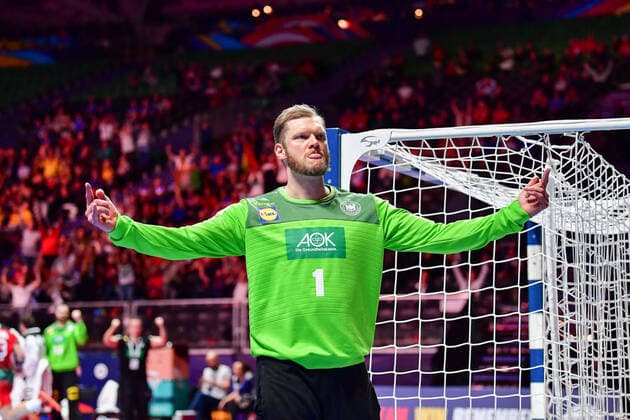 Bilder des Jahres 2020, Sport 01 Januar Sport Themen der Woche KW04 Handball Europameisterschaft Spiel um Platz 5, 25.01.2020, Deutschland - Portugal, Tele2 Arena, Stockholm Johannes Bitter (Torwart, Deutschland, 1) Torhüter Gehalten Parade Jubel Emotionen, 25.01.2020, Stockholm (Schweden), Handball, EM 2020, Spiel um Platz 5, Deutschland - Portugal