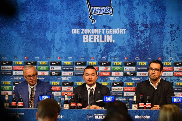 2020 Bilder des Jahres, Sport 02 Februar Sport Themen der Woche KW07 Sport Bilder des Tages Michael Preetz (Manager Hertha BSC), Lars Windhorsdt (Investor und Anteilseigner Hertha BSC), Werner Gegenbauer (Präsident Hertha BSC), Pressekonferenz Hertha BSC Medienraum Hanns-Braun-Strasse PK, Pressekonferenz 1.Bundesliga 2019 2020 Fußball, Fussball, soccer, , Männer, Männer, PK, Pressekonferenz, Deutschland, Germany, Berlin, 13.2.2020