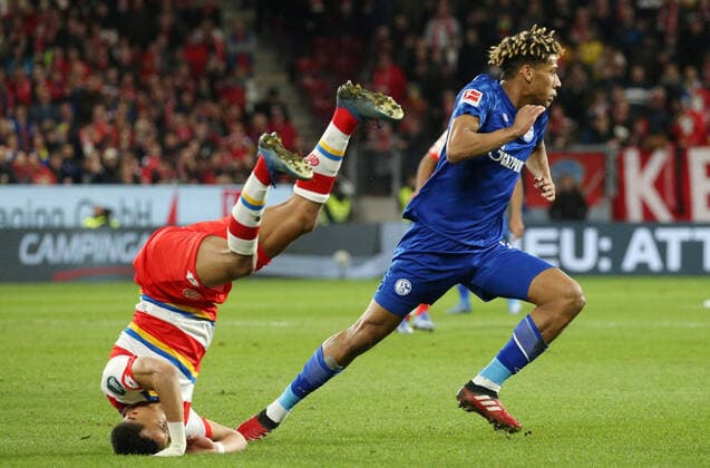 2020 Bilder des Jahres, Sport 02 Februar Robin Quaison (7, Mainz 05), Jean-Clair Todibo (21, Schalke), Fussball, 1. Bundesliga: 1. FSV Mainz 05 - FC Schalke 04, 22. Spieltag am 16.02.2020, Saison 2019 20, m05, s04, ZmdZ, ** Gemäß den Vorgaben der DFL Deutsche Fußball Liga ist es untersagt, in dem Stadion und oder vom Spiel angefertigte Fotoaufnahmen in Form von Sequenzbildern und oder videoähnlichen Fotostrecken zu verwerten bzw. verwerten zu lassen. DFL regulations prohibit any use of photographs as image sequences and or quasi-video. ** 1. FSV Mainz 05 - FC Schalke 04