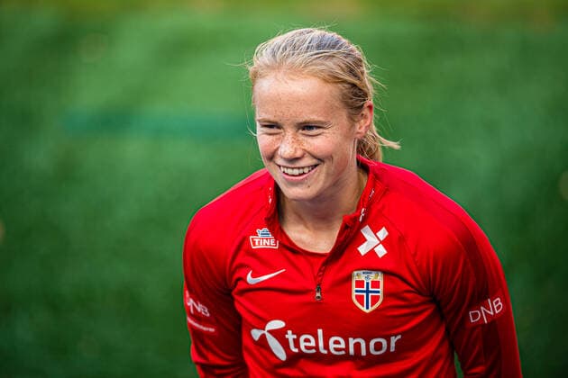200918 Julie Blakstad of the Norwegian women?s national football team during a training session on September 18, 2020 in Oslo. Photo: Marius Simensen BILDBYRAN Cop 238 bbeng dam em-kval em-kvalifisering kvinner em-kvalik football fotball fotboll norge norway soccer training trening träning UEFA EURO, EM, Europameisterschaft,Fussball Qualifier, EM, Europameisterschaft Copyright: MARIUSxSIMENSEN BB200918BB130
