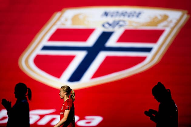 200918 Julie Blakstad of the Norwegian women?s national football team during a training session on September 18, 2020 in Oslo. Photo: Marius Simensen BILDBYRAN Cop 238 bbeng dam em-kval em-kvalifisering kvinner em-kvalik football fotball fotboll norge norway soccer training trening träning UEFA EURO, EM, Europameisterschaft,Fussball Qualifier, EM, Europameisterschaft Copyright: MARIUSxSIMENSEN BB200918BB686