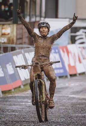 Bilder des Jahres 2020, Sport 10 Oktober Sport Themen der Woche KW41 07.10.2020, Asitz, Leogang, AUT, UCI Mountain Bike WM 2020, Saalfelden Leogang, E-Mountain Bike, Damen, im Bild Melanie Pugin (FRA) during the women E-Mountainbike race of the UCI Mountain Bike World Championships 2020 in Asitz in Leogang, Austria on 2020 10 07.