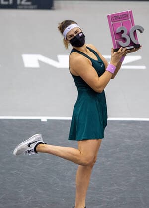 Bilder des Jahres 2020, Sport 11 November Sport Themen der Woche KW46 Sport Bilder des Tages 15.11.2020, TipsArena, Linz, AUT, WTA, Tennis Damen Tour, Upper Austria Ladies Linz, Finale, Siegerehrung, im Bild Siegerin Aryna Sabalenka (BLR) during the winner ceremony of WTA Upper Austria Ladies Linz Tournament at the TipsArena in Linz, Austria on 2020 11 15.