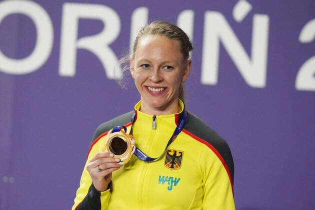 Bilder des Jahres 2021, Sport 03 März Sport Themen der Woche KW09 Sport Bilder des Tages Torun Polen, Athletics, Leichtathletik, European athletics indoor Championships 2021, Leichtathletik-Europa-Hallenmeisterschaften 2021, Hallen EM 2021, 05.03.-07.03.2021, Dreisprung Frauen Finale, Neele Eckhardt Deutschland, Siegerehrung mit Bronzemedaillen