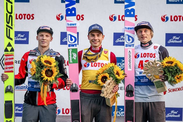 Bilder des Jahres 2021, Sport 07. Juli Sport Themen der Woche KW28 Sport Bilder des Tages 17.07.2021, Adam Malysz Arena, Wisla, POL, FIS Weltcup Skisprung, Sommer Grand Prix, Wisla, Herren, Siegerehrung, im Bild Jan Hoerl (AUT), Jakub Wolny (POL), Dawid Kubacki (POL) during the winner ceremony of men Summer Grand Prix for the FIS Ski jumping, Skispringen, Ski, nordisch World Cup at the Adam Malysz Arena in Wisla, Poland on 2021 07 17.
