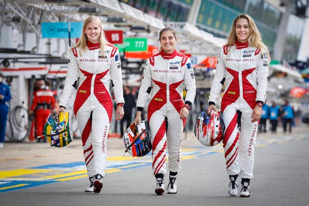 Bilder des Jahres 2021, Sport 08. August Sport Themen der Woche KW33 Sport Bilder des Tages CALDERON TATIANA (COL), RICHARD MILLE RACING TEAM, ORECA 07 - GIBSON, PORTRAIT FLOERSCH SOPHIA (GER), RICHARD MILLE RACING TEAM, ORECA 07 - GIBSON, PORTRAIT VISSER BEITSKE (NLD), RICHARD MILLE RACING TEAM, ORECA 07 - GIBSON, PORTRAIT during the free practice and qualifying sessions of 24 Hours of Le Mans 2021, 4th round of the 2021 FIA World Endurance Championship, FIA WEC, on the Circuit de la Sarthe, from August 18 to 22, 2021 in Le Mans, France SPORTS AUTO : Essais libres 24 heures du Mans - 19 08 2021 Dppi Panoramic 02521003__F2_3786