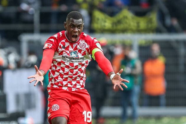 Bilder des Jahres 2021, Sport 10 Oktober Sport Themen der Woche KW41 Sport Bilder des Tages Moussa Niakhate (FSV Mainz 05, 19) unzufrieden, enttäuscht enttaeuscht, GER, Borussia Dortmund BVB vs. FSV Main 05, Fussball, 1. Bundesliga, 8. Spieltag, Spielzeit 2021 2022, 16.10.2021, DFB DFL regulations prohibit any use of photographs as image sequences and or quasi-video., GER, Borussia Dortmund BVB vs. FSV Main 05, Fussball, 1. Bundesliga, 8. Spieltag, Spielzeit 2021 2022, 16.10.2021 Dortmund Copyright: xEibner-Pressefoto GabrielxBoiax EP_GBA