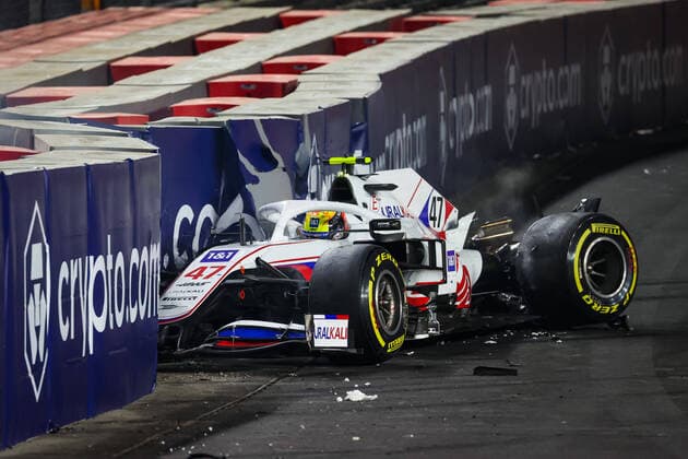 Bilder des Jahres 2021, Sport 12 Dezember Sport Themen der Woche KW48 Sport Bilder des Tages SCHUMACHER Mick (ger), Haas F1 Team VF-21 Ferrari, action crash, accident, during the Formula 1 stc Saudi Arabian Grand Prix 2021, 21th round of the 2021 FIA Formula One World Championship, WM, Weltmeisterschaft from December 3 to 5, 2021 on the Jeddah Corniche Circuit, in Jeddah, Saudi Arabia - F1 - SAUDI ARABIAN GRAND PRIX 2021 - RACE DPPI Panoramic AC9I9235