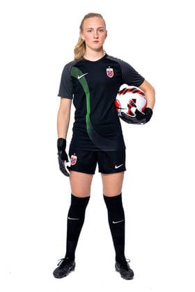 220407 Goalkeeper Sunniva Skoglund of the Norwegian women?s national football team poses for a portrait on April 4, 2022 in Oslo. Photo: Vegard Grott BILDBYRAN kod VG VG0262 bbeng fotball fotboll football norge norway a kvinner portrett porträtt portraits dam Copyright: VEGARDxGRoTT BB220407VG193
