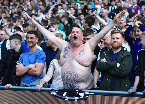 Bilder des Jahres 2022, Sport 05 Mai Sport Themen der Woche KW18 Sport Bilder des Tages Mandatory Credit: Photo by Matt West Shutterstock (12926586m) Manchester City v Newcastle United, Premier League, Football, Etihad Stadium, Manchester, UK - 08 May 2022 EDITORIAL USE ONLY No use with unauthorised audio, video, data, fixture lists, club league logos or live services. Online in-match use limited to 120 images, no video emulation. No use in betting, games or single club league player publications. Manchester City v Newcastle United, Premier League, Football, Etihad Stadium, Manchester, UK - 08 May 2022 EDITORIAL USE ONLY No use with unauthorised audio, video, data, fixture lists, club league logos or live services. Online in-match use limited to 120 images, no video emulation. No use in betting, games or single club league player publications. Copyright: xMattxWest Shutterstockx 12926586m