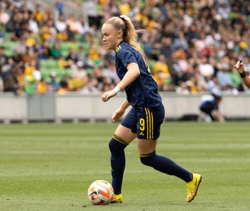 221112 Matilda Vinberg of the Swedish women s national football team during the women s International Friendly, Länderspiel, Nationalmannschaft football match between Australia and Sweden on November 12, 2022 in Melbourne. Photo: Hamish Blair BILDBYRAN COP 335 XX0033 bbeng fotboll football soccer fotball träningslandskamp international friendly dam sverige sweden australia australien Copyright: HAMISHxBLAIR BB221112BB191