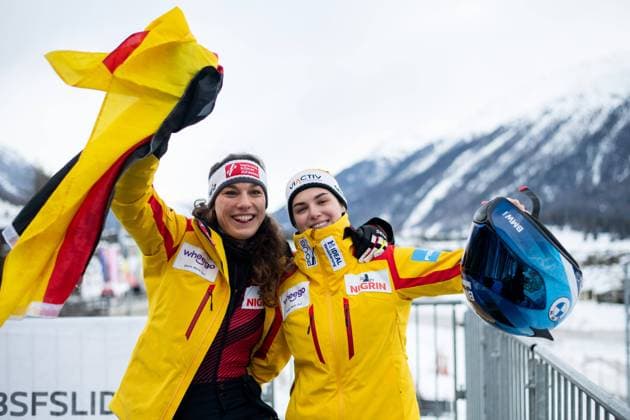 Bilder des Jahres 2023, Sport 02 Februar Sport Themen der Woche KW05 Weltmeisterin Kim Kalicki, Leonie Fiebig (Deutschland) jubeln ueber Sieg und WM - Titel, CH, BMW IBSF Zweierbob Weltmeisterschaft, Olympia Bob Run Sankt Moritz, Rennen Frauen, finaler Durchgang, 04.02.2023, Saison 2022 2023 CH, BMW IBSF Zweierbob Weltmeisterschaft, Olympia Bob Run Sankt Moritz, Rennen Frauen, finaler Durchgang, 04.02.2023, Saison 2022 2023 St. Moritz Copyright: xEibner Memmlerx EP_MMR