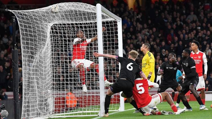 Bilder des Jahres 2023, Sport 04 April Sport Themen der Woche KW17 Sport Bilder des Tages Mandatory Credit: Photo by Arfa Griffiths West Ham United Shutterstock (13886680i) Kaelan Casey of West Ham United scores Arsenal U18 v West Ham U18, FA Youth cup final football match, Emirates Stadium, London, UK - 25 Apr 2023 EDITORIAL USE ONLY No use with unauthorised audio, video, data, fixture lists, club league logos or live services. Online in-match use limited to 120 images, no video emulation. No use in betting, games or single club league player publications. Arsenal U18 v West Ham U18, FA Youth cup final football match, Emirates Stadium, London, UK - 25 Apr 2023 EDITORIAL USE ONLY No use with unauthorised audio, video, data, fixture lists, club league logos or live services. Online in-match use limited to 120 images, no video emulation. No use in betting, games or single club league player publications. Copyright: xArfaxGriffiths WestxHamxUnited Shutterstockx 13886680i