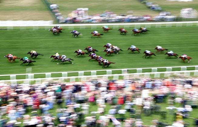 Bilder des Jahres 2023, Sport 06 Juni Sport Themen der Woche KW25 Sport Bilder des Tages Mandatory Credit: Photo by James Marsh Shutterstock (13977131an) Action during the Queen Mary Stakes. Royal Ascot, Day Two, Horse Racing, Ascot Racecourse, Berkshire, UK - 21 Jun 2023 Royal Ascot, Day Two, Horse Racing, Ascot Racecourse, Berkshire, UK - 21 Jun 2023 Copyright: xJamesxMarsh Shutterstockx 13977131an